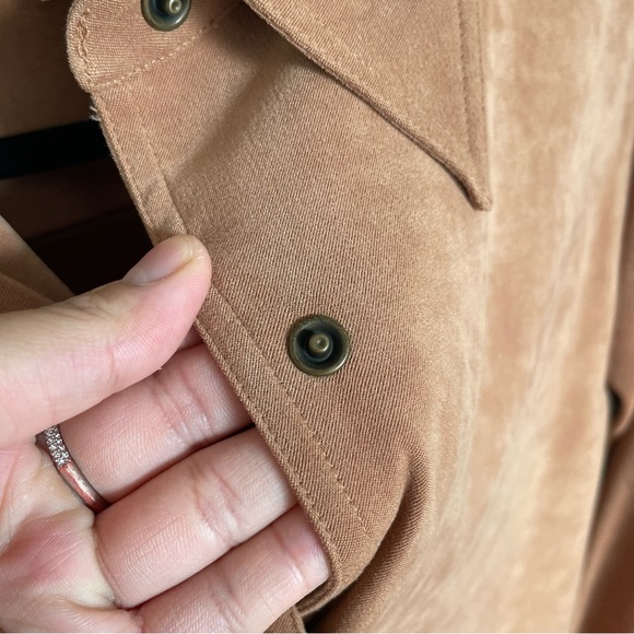 Vintage Faux Suede Material Button Up - Picture 6 of 6